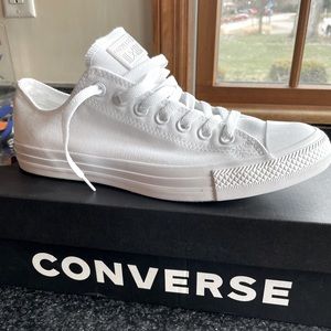 Converse Chuck Taylor All Star Leather Low Top
